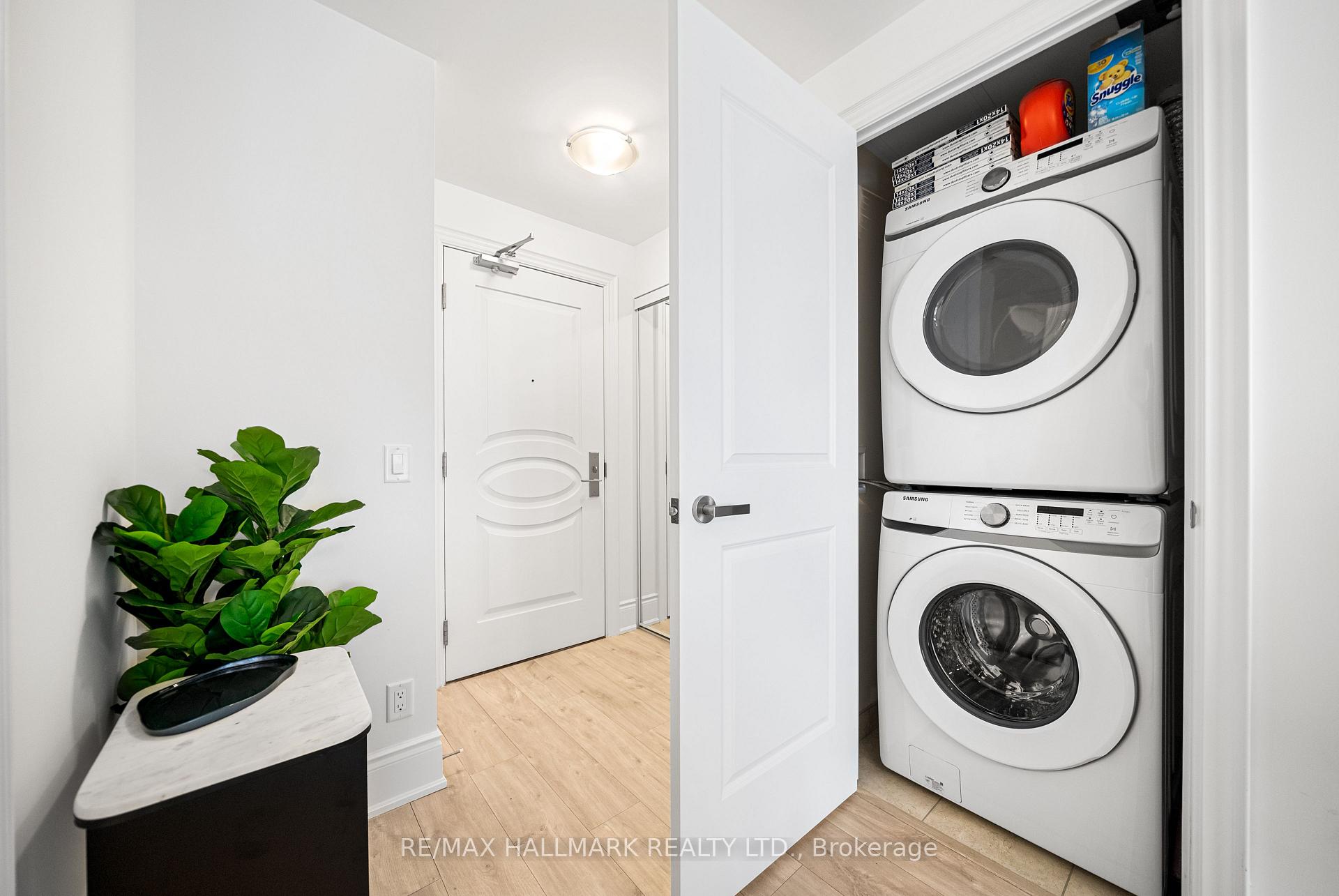 Photo 21 of Unit 902, 9075 Jane Street, Vaughan, Concord — HOMEH