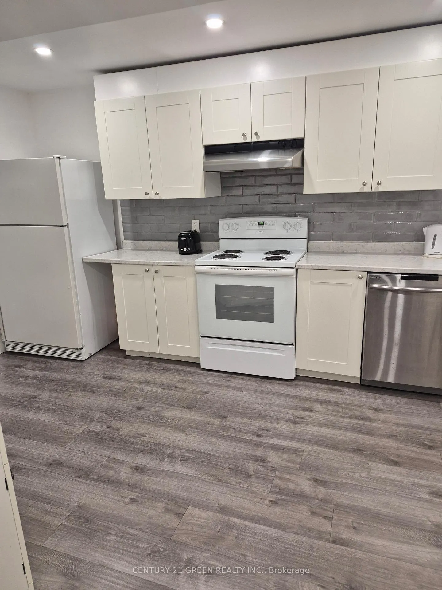Photo 1 of Unit Lower, 221 Gardenbrooke Trail, Brampton, Bram East — HOMEH