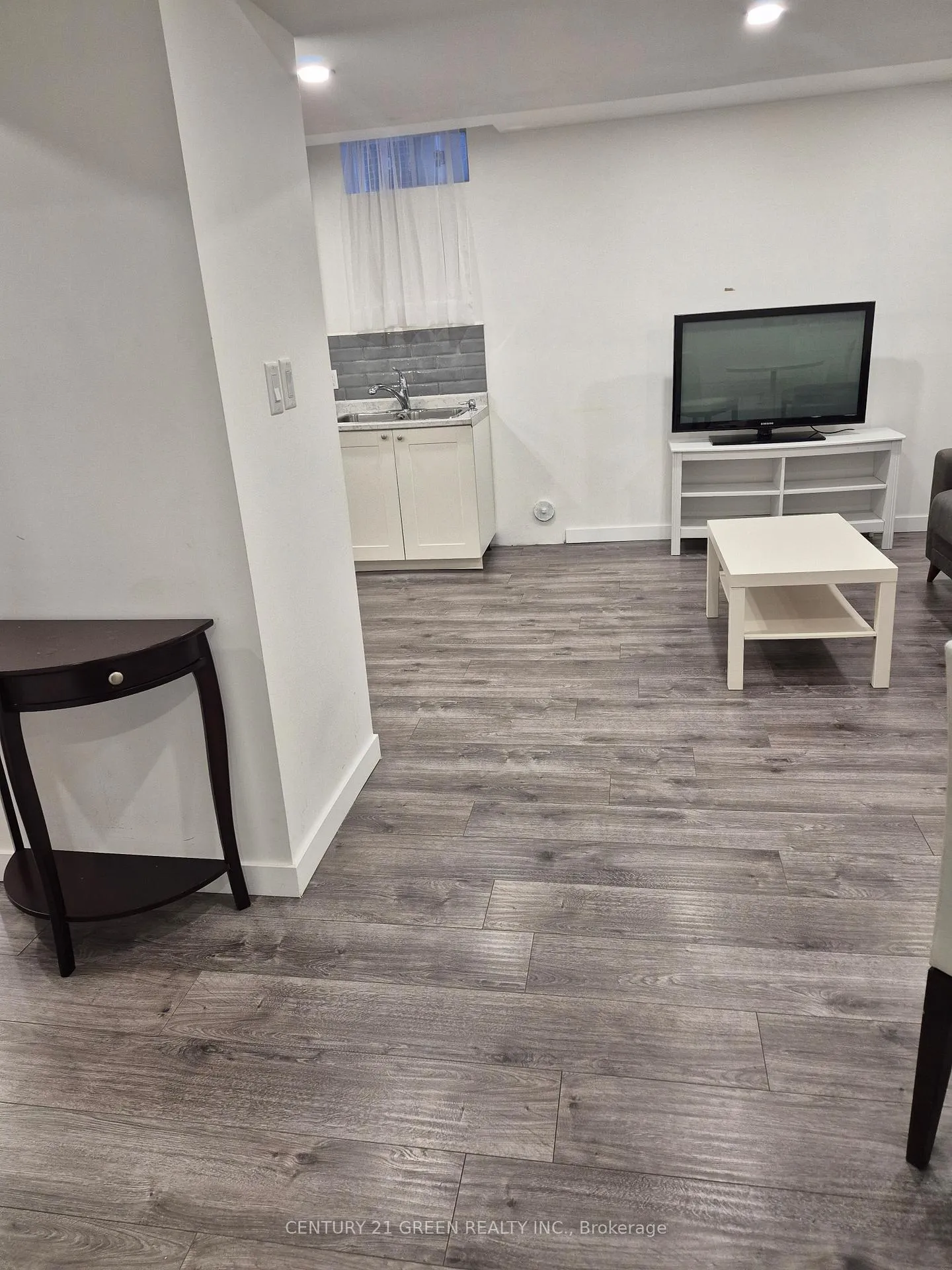 Photo 4 of Unit Lower, 221 Gardenbrooke Trail, Brampton, Bram East — HOMEH