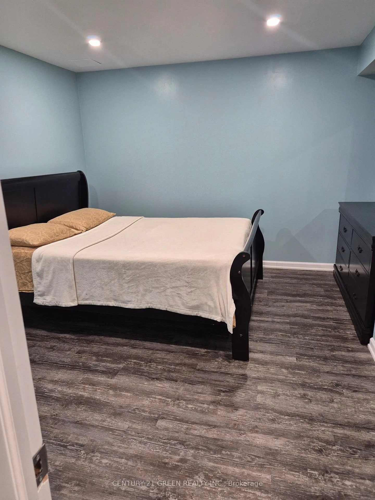 Photo 9 of Unit Lower, 221 Gardenbrooke Trail, Brampton, Bram East — HOMEH