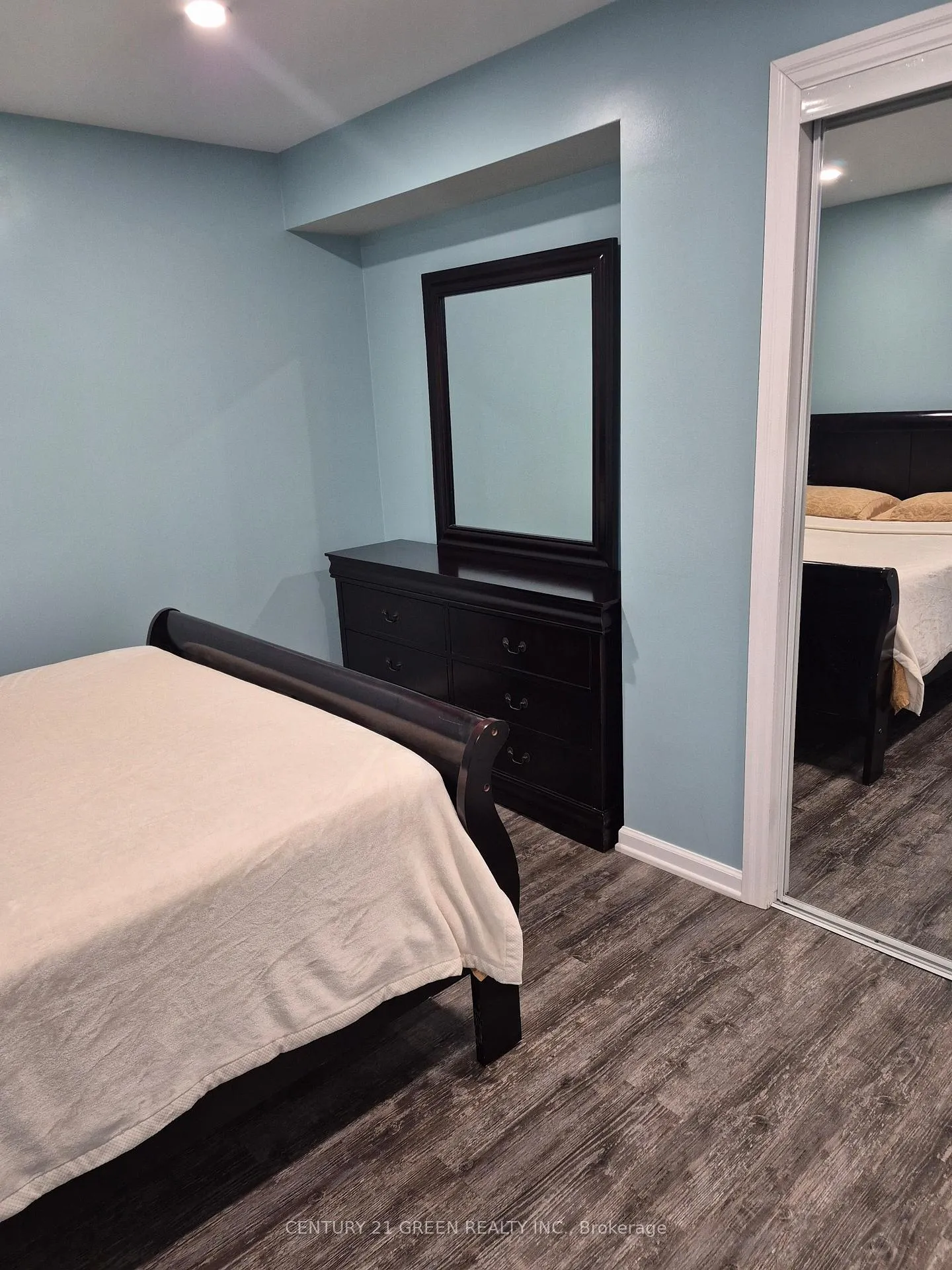 Photo 10 of Unit Lower, 221 Gardenbrooke Trail, Brampton, Bram East — HOMEH