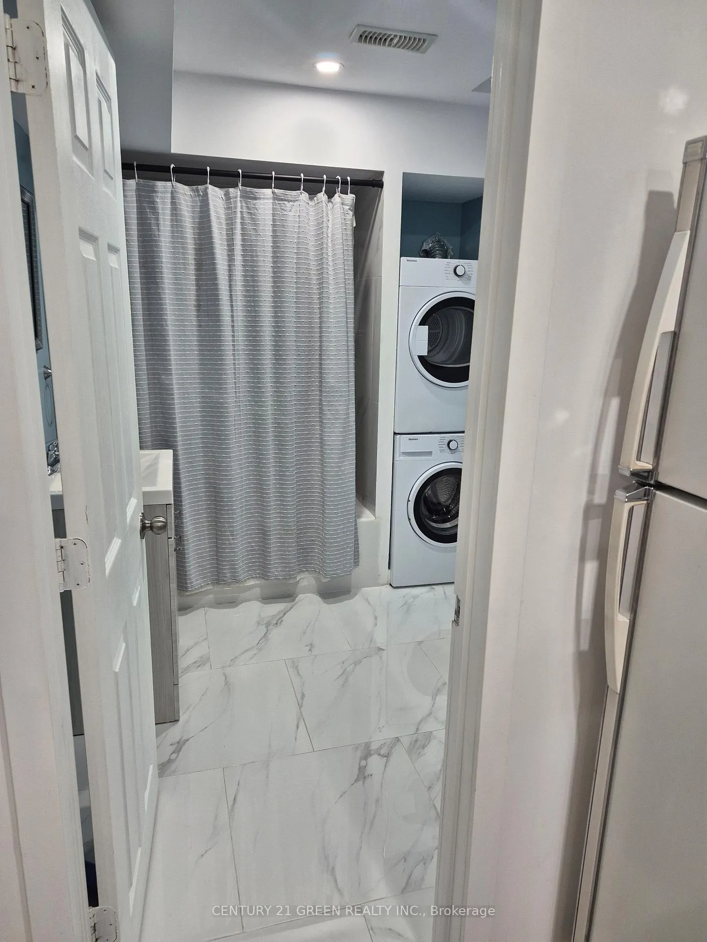 Photo 11 of Unit Lower, 221 Gardenbrooke Trail, Brampton, Bram East — HOMEH