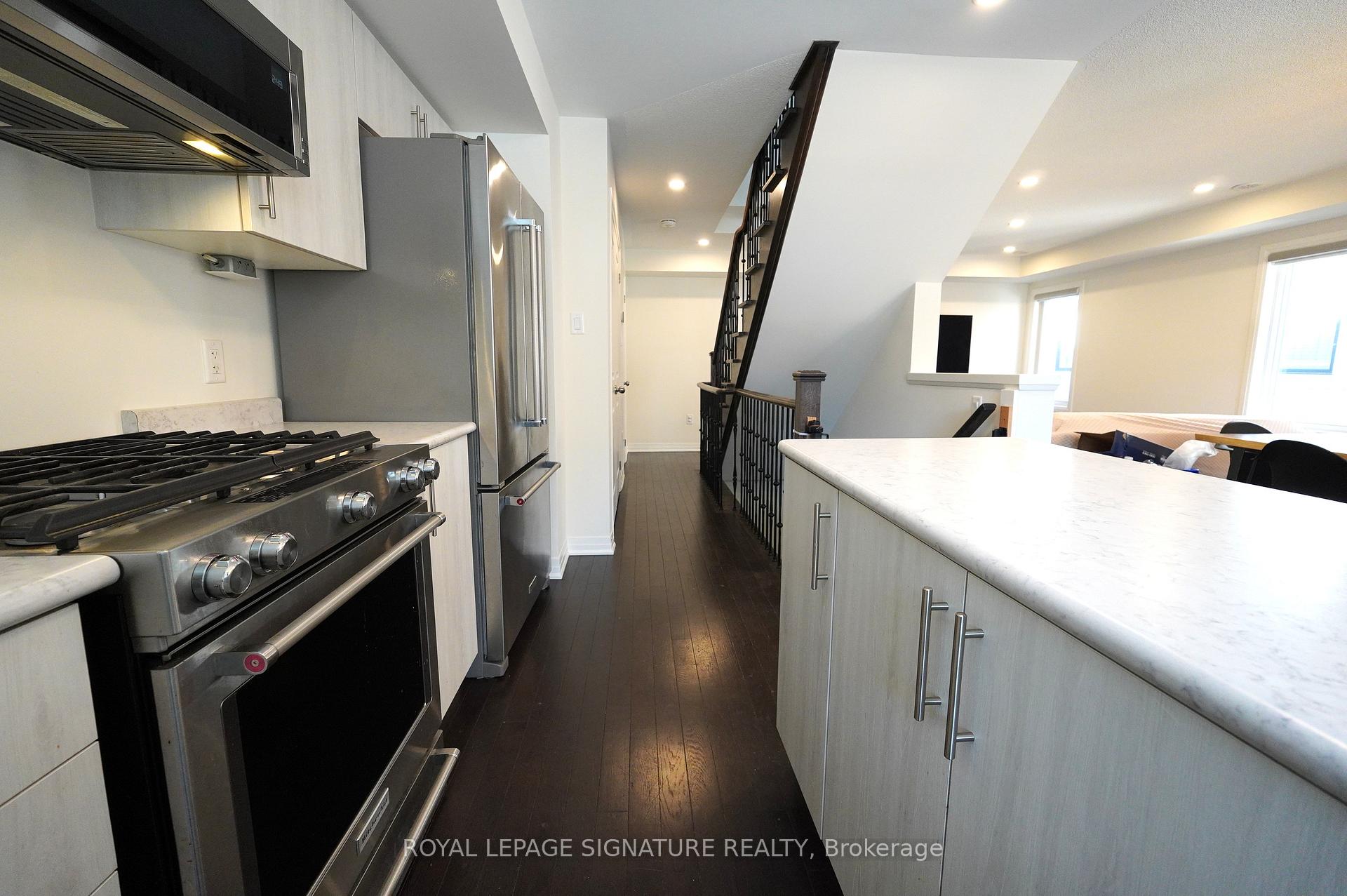 Photo 9 of 212 Lord Elgin Lane, Clarington, Bowmanville — HOMEH