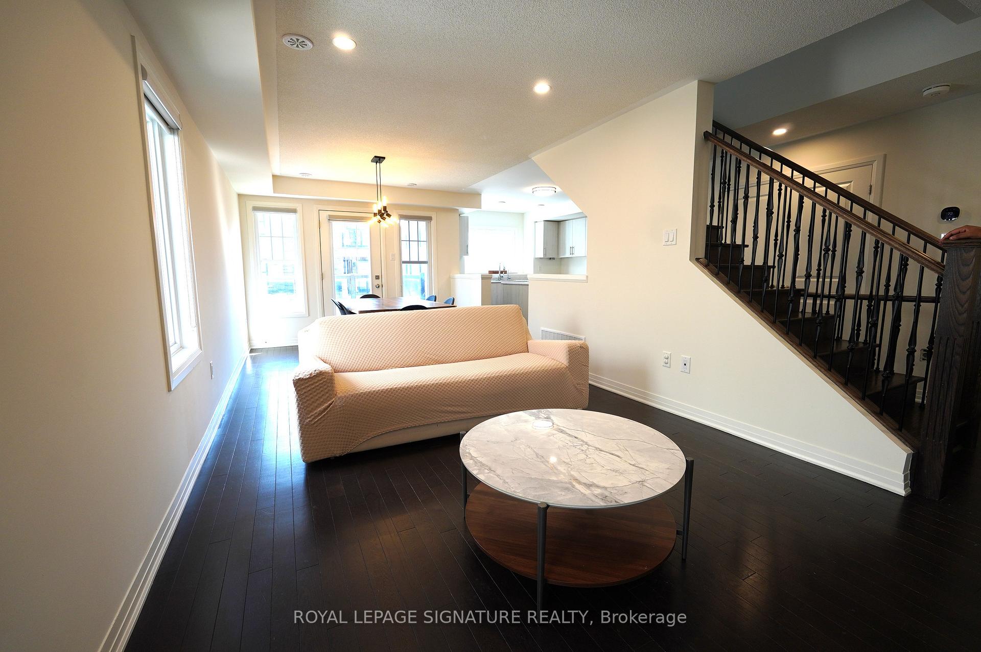 Photo 13 of 212 Lord Elgin Lane, Clarington, Bowmanville — HOMEH