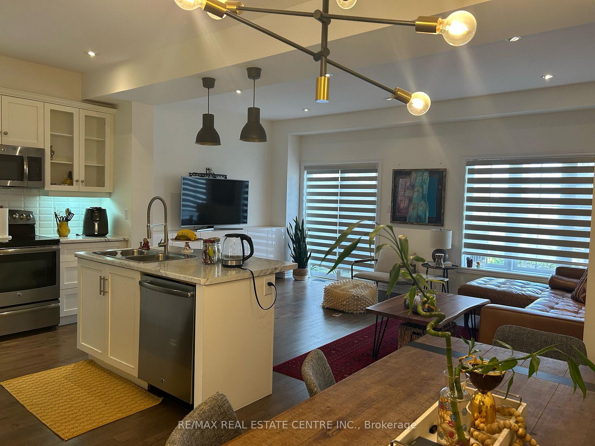 Photo 8 of Unit 45, 215 Dundas Street E, Hamilton, Waterdown — HOMEH