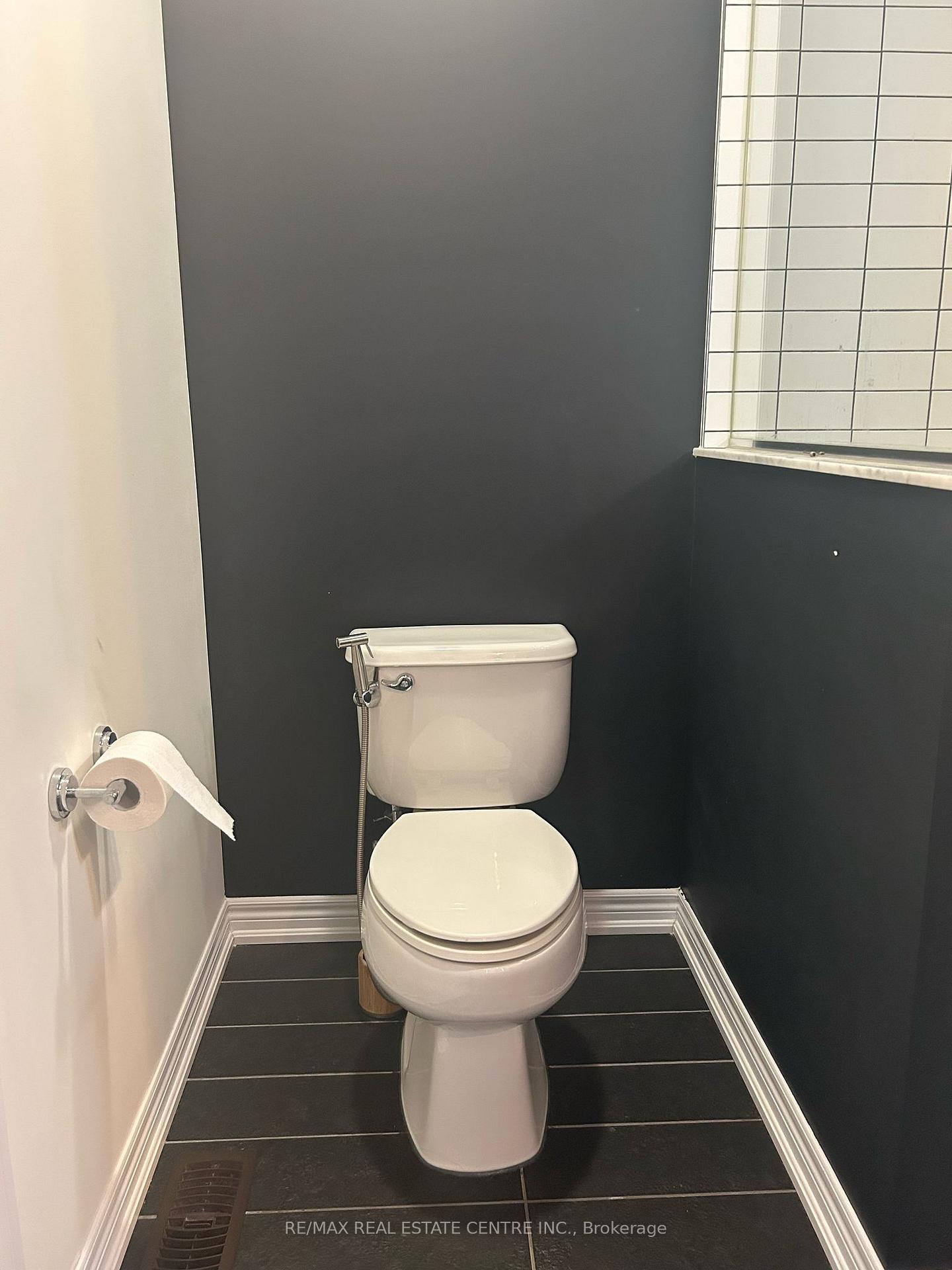 Photo 16 of Unit 45, 215 Dundas Street E, Hamilton, Waterdown — HOMEH