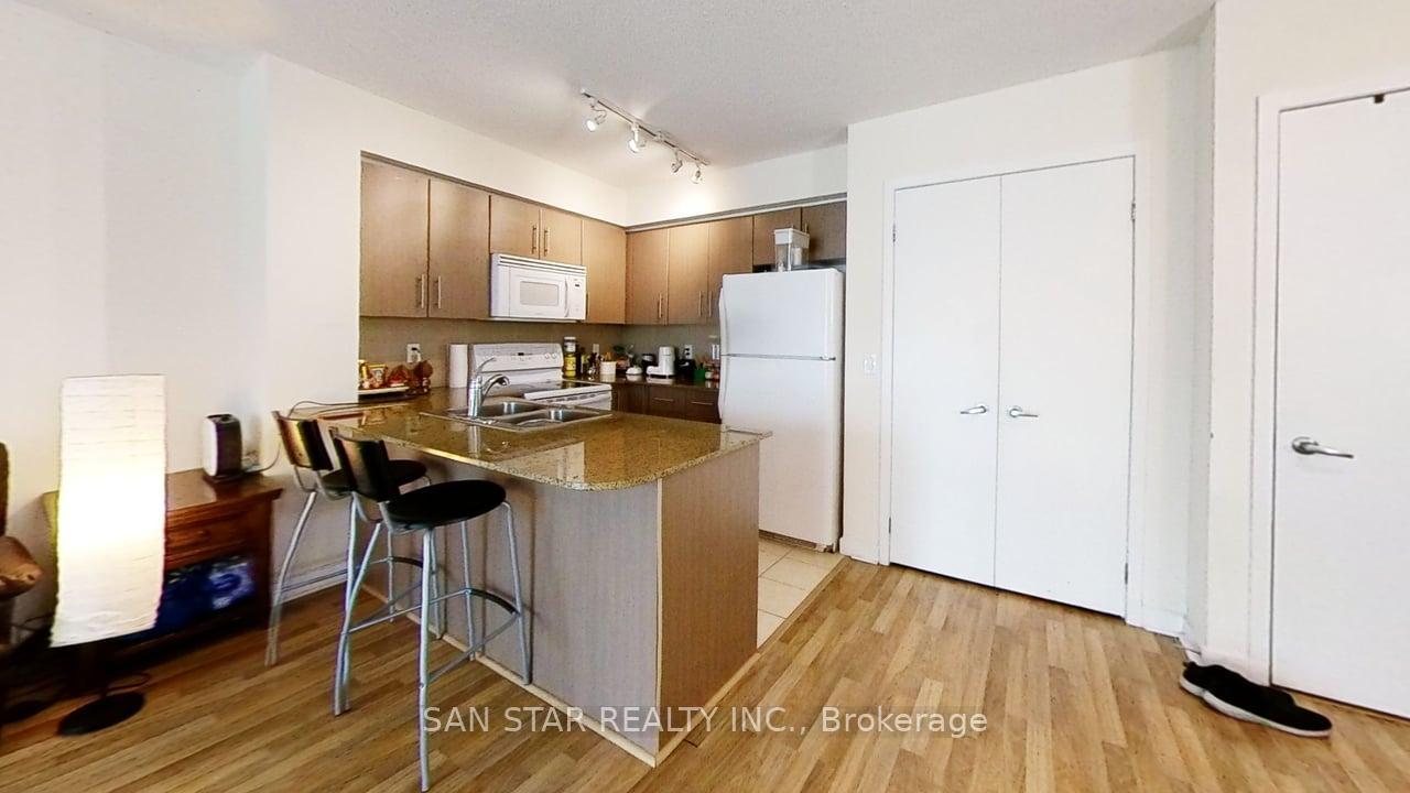 Photo 3 of Unit 1811, 12 Yonge Street, Toronto, Waterfront Communities — HOMEH