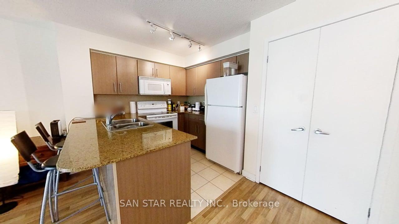 Photo 4 of Unit 1811, 12 Yonge Street, Toronto, Waterfront Communities — HOMEH