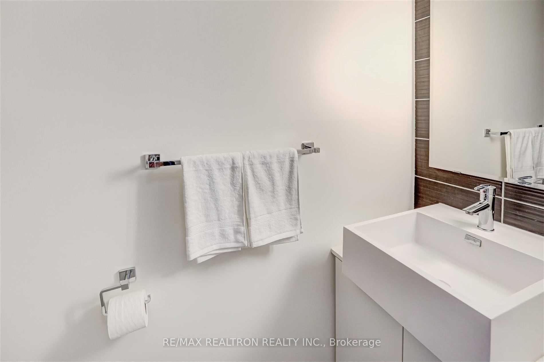 Photo 19 of Unit 324, 5 Hanna Avenue, Toronto, Niagara — HOMEH