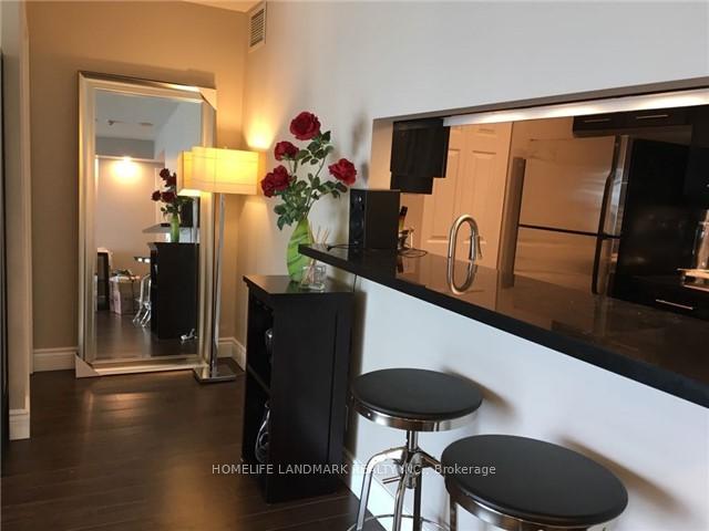 Photo 2 of Unit 2106, 99 Harbour Square, Toronto, Waterfront Communities — HOMEH