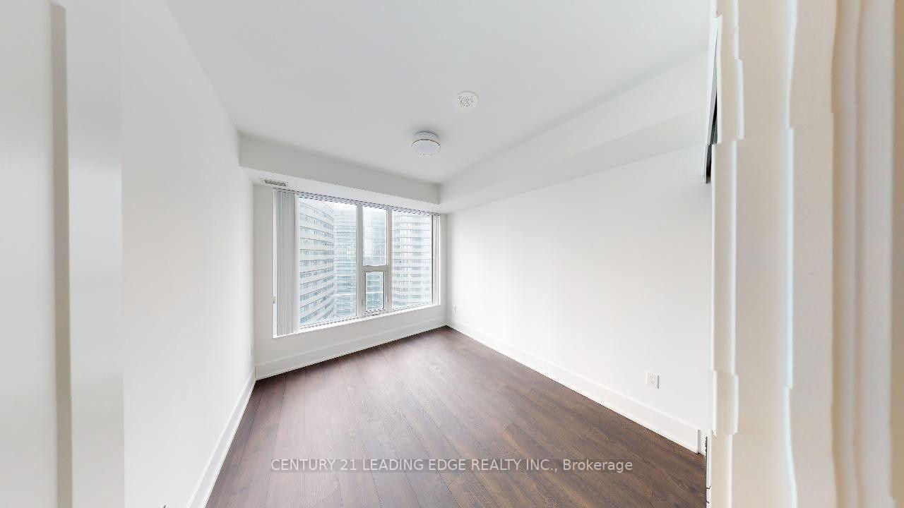 Photo 10 of Unit 4212, 10 York Street, Toronto, Waterfront Communities — HOMEH