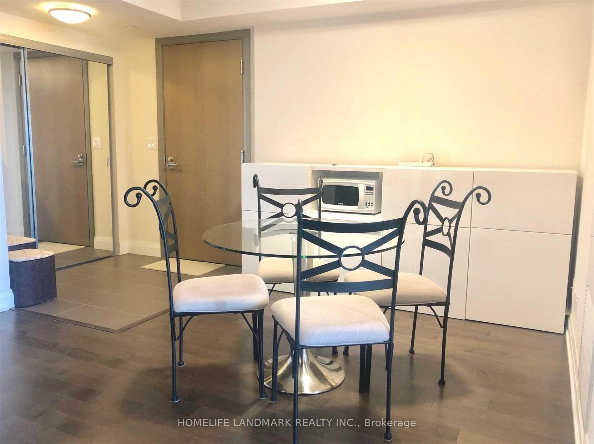 Photo 4 of Unit 2105, 18 Uptown Drive, Markham, Unionville — HOMEH