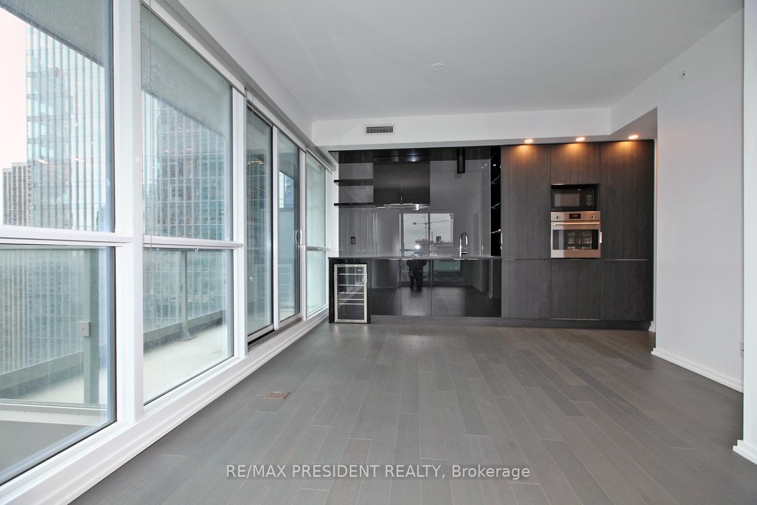 Photo 5 of Unit 3206, 70 Temperance Street, Toronto, Bay Street Corridor — HOMEH