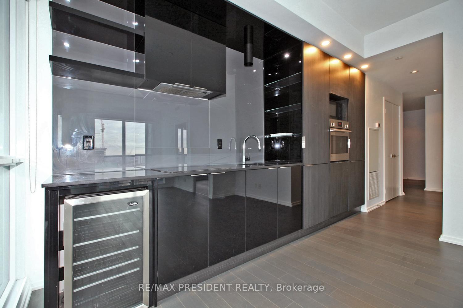 Photo 9 of Unit 3206, 70 Temperance Street, Toronto, Bay Street Corridor — HOMEH