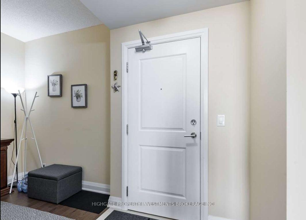 Photo 5 of Unit 210, 24 Woodstream Boulevard, Vaughan, West Woodbridge — HOMEH