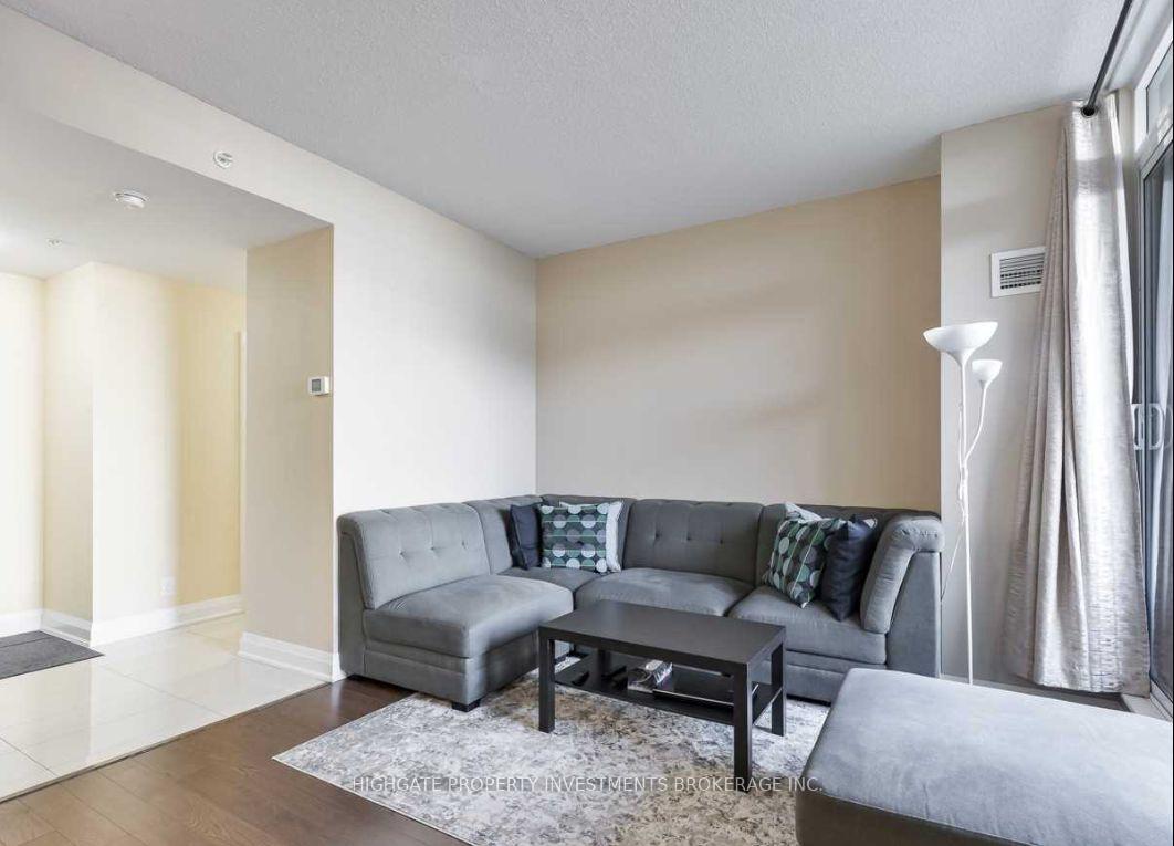 Photo 7 of Unit 210, 24 Woodstream Boulevard, Vaughan, West Woodbridge — HOMEH