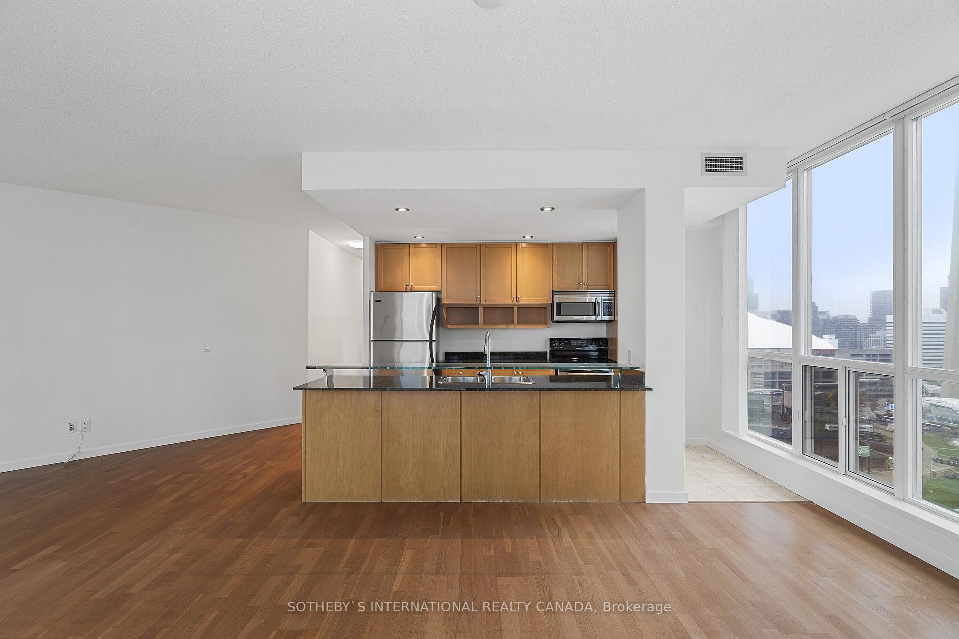 Photo 6 of Unit 2502, 218 Queens Quay W, Toronto, Waterfront Communities — HOMEH