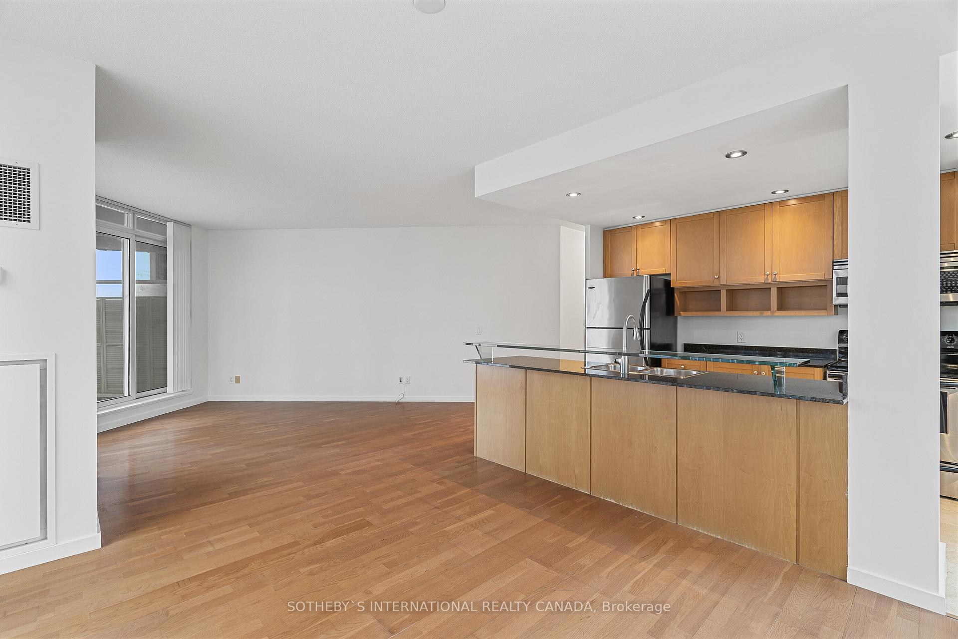 Photo 10 of Unit 2502, 218 Queens Quay W, Toronto, Waterfront Communities — HOMEH