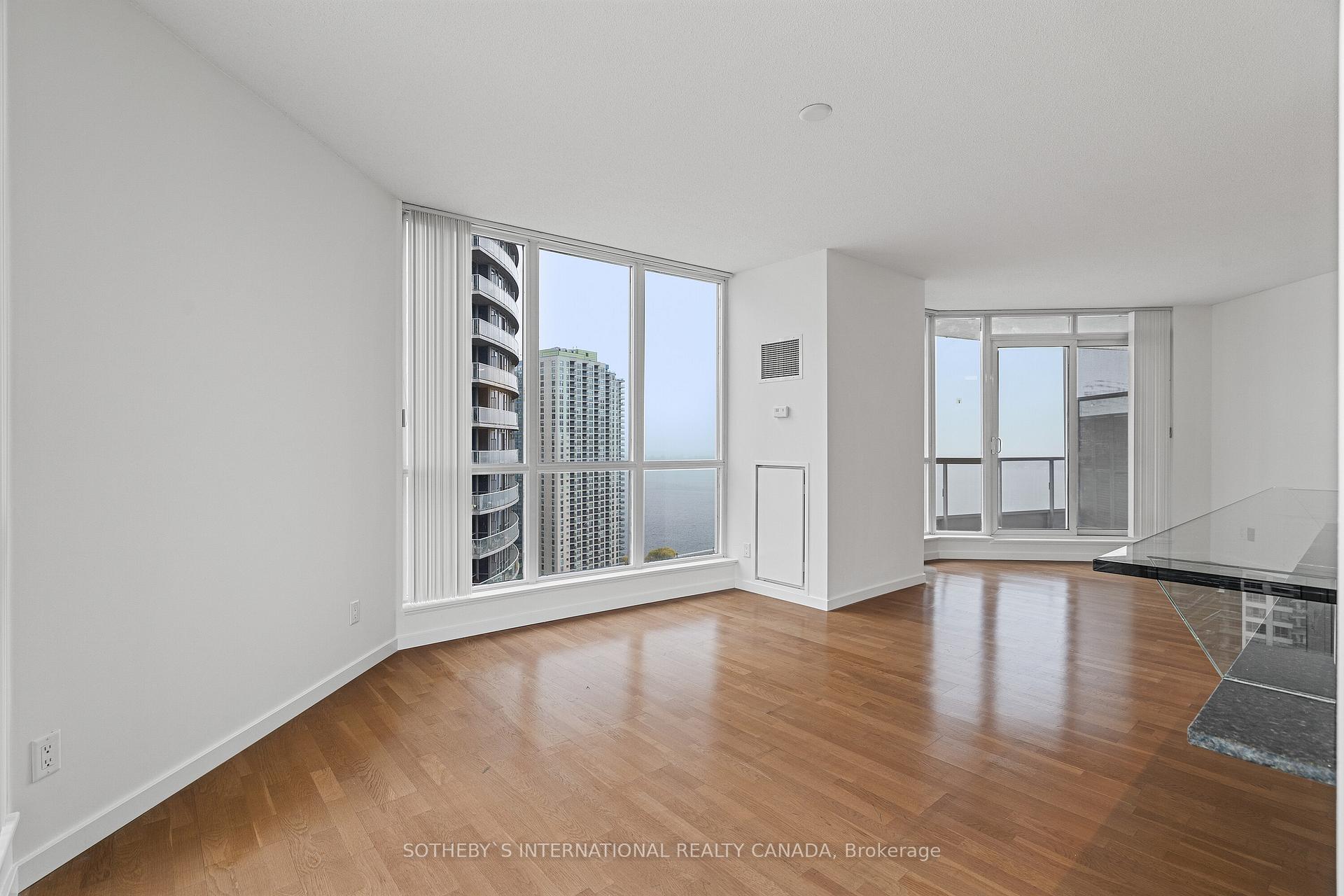 Photo 12 of Unit 2502, 218 Queens Quay W, Toronto, Waterfront Communities — HOMEH