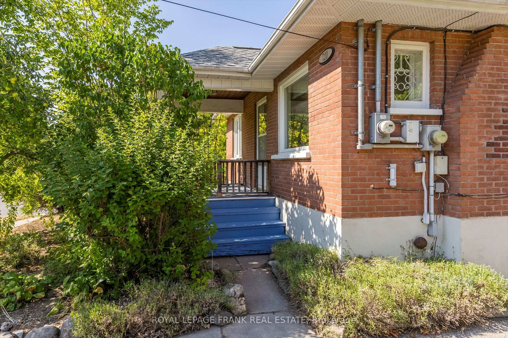 Photo 1 of 720 Bethune Street, Peterborough, Northcrest Ward 5 — HOMEH
