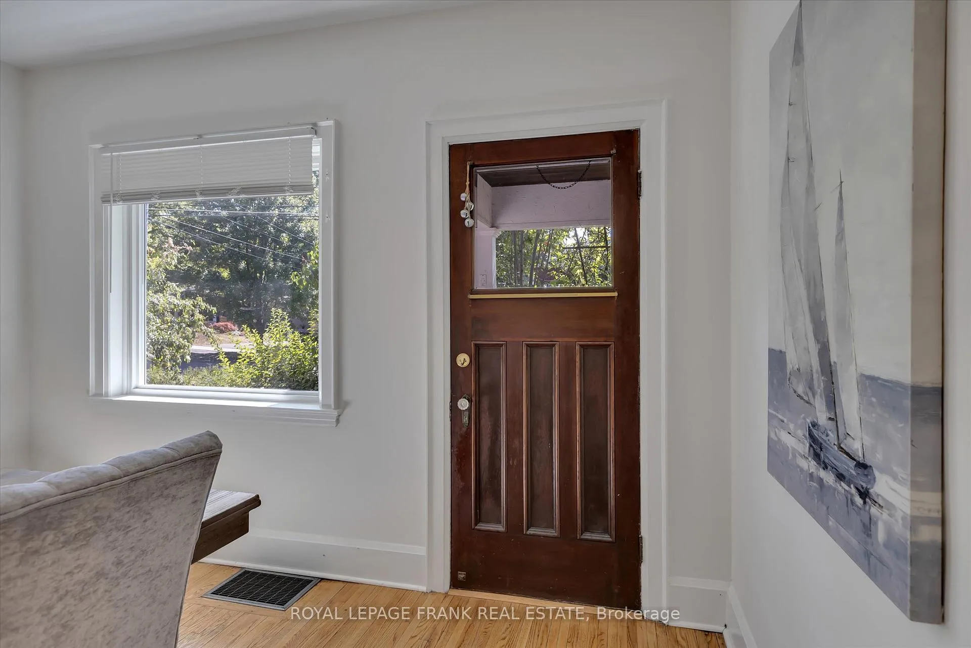 Photo 3 of 720 Bethune Street, Peterborough, Northcrest Ward 5 — HOMEH
