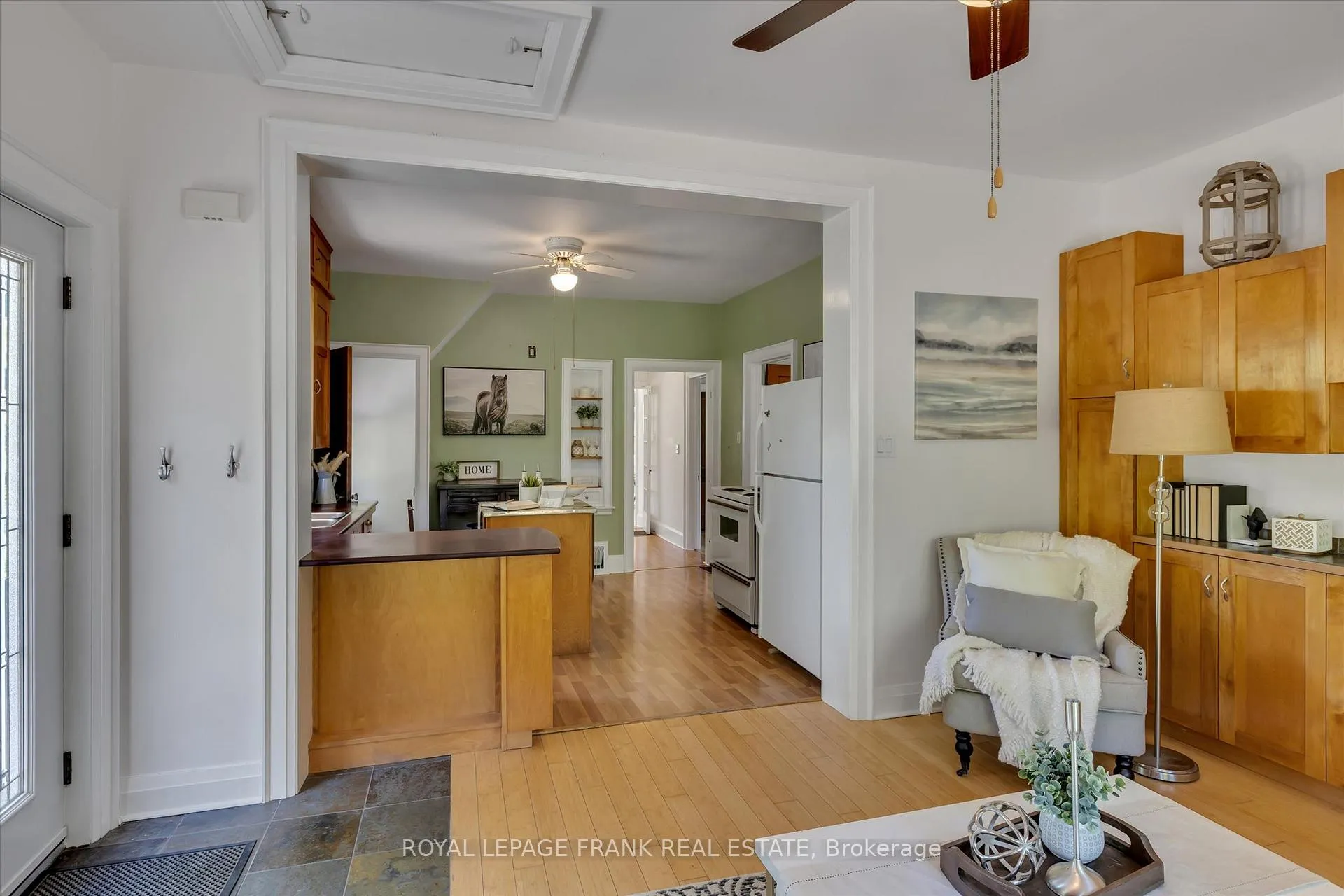 Photo 16 of 720 Bethune Street, Peterborough, Northcrest Ward 5 — HOMEH