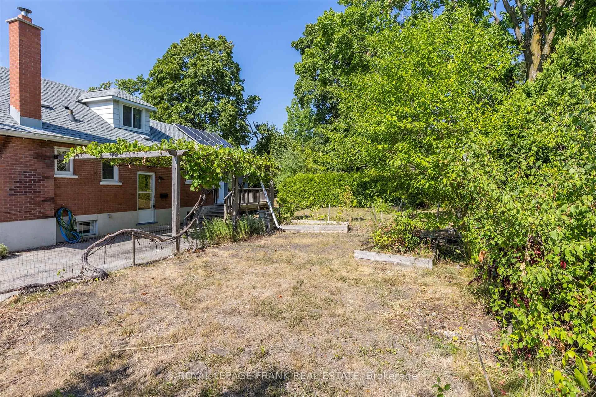 Photo 39 of 720 Bethune Street, Peterborough, Northcrest Ward 5 — HOMEH
