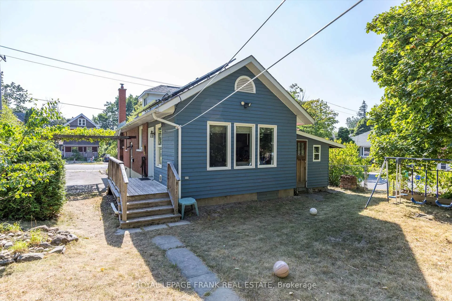 Photo 40 of 720 Bethune Street, Peterborough, Northcrest Ward 5 — HOMEH