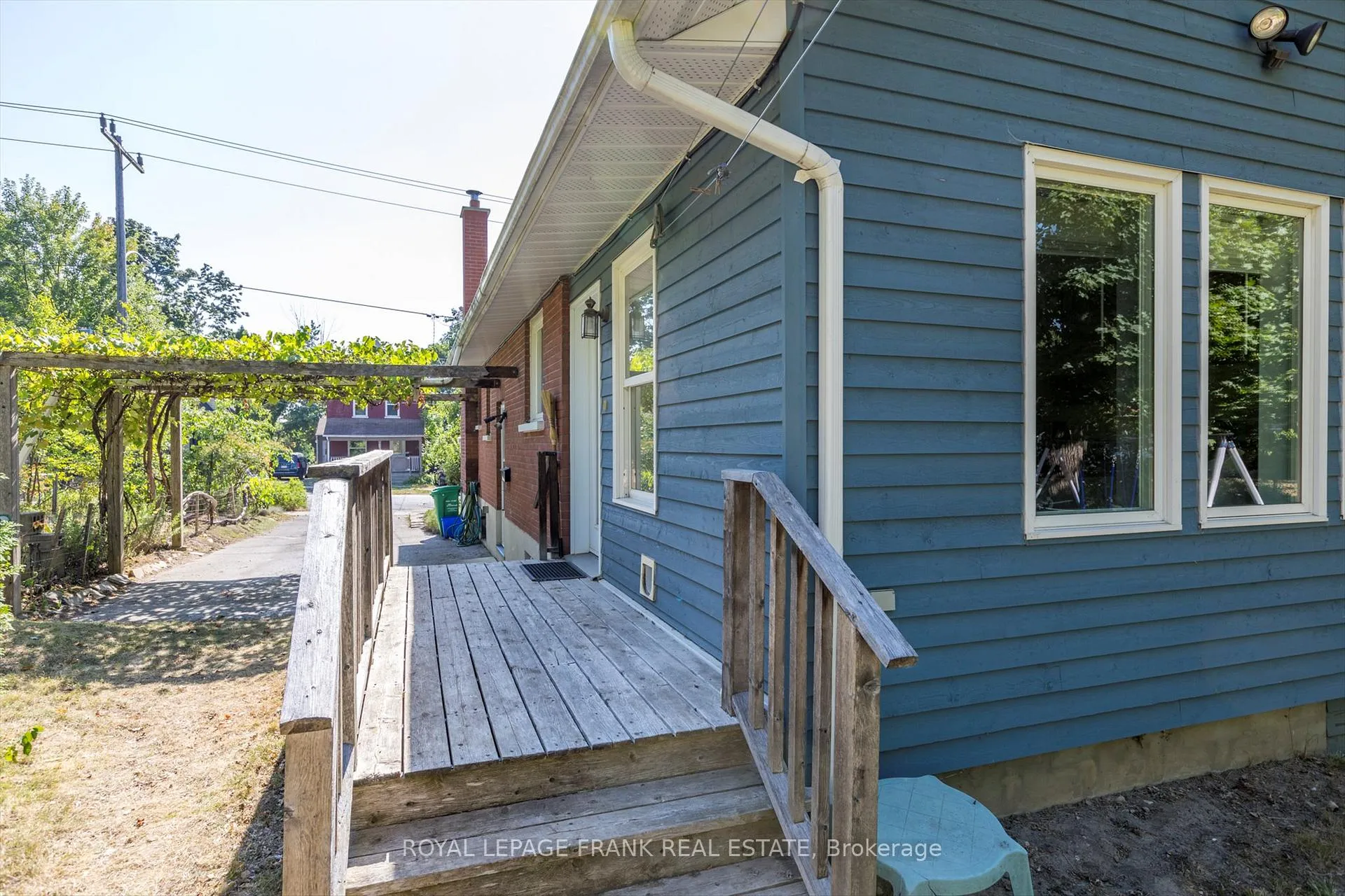 Photo 41 of 720 Bethune Street, Peterborough, Northcrest Ward 5 — HOMEH