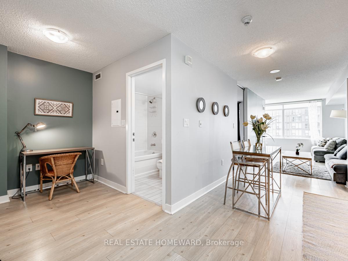 Photo 3 of Unit 1810, 25 Telegram Mews, Toronto, Waterfront Communities — HOMEH