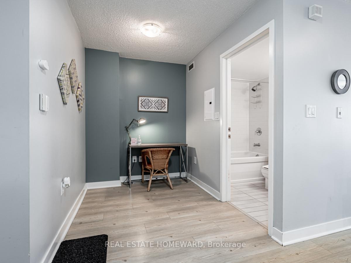Photo 4 of Unit 1810, 25 Telegram Mews, Toronto, Waterfront Communities — HOMEH