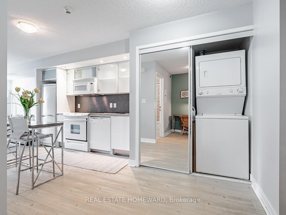 Photo 5 of Unit 1810, 25 Telegram Mews, Toronto, Waterfront Communities — HOMEH