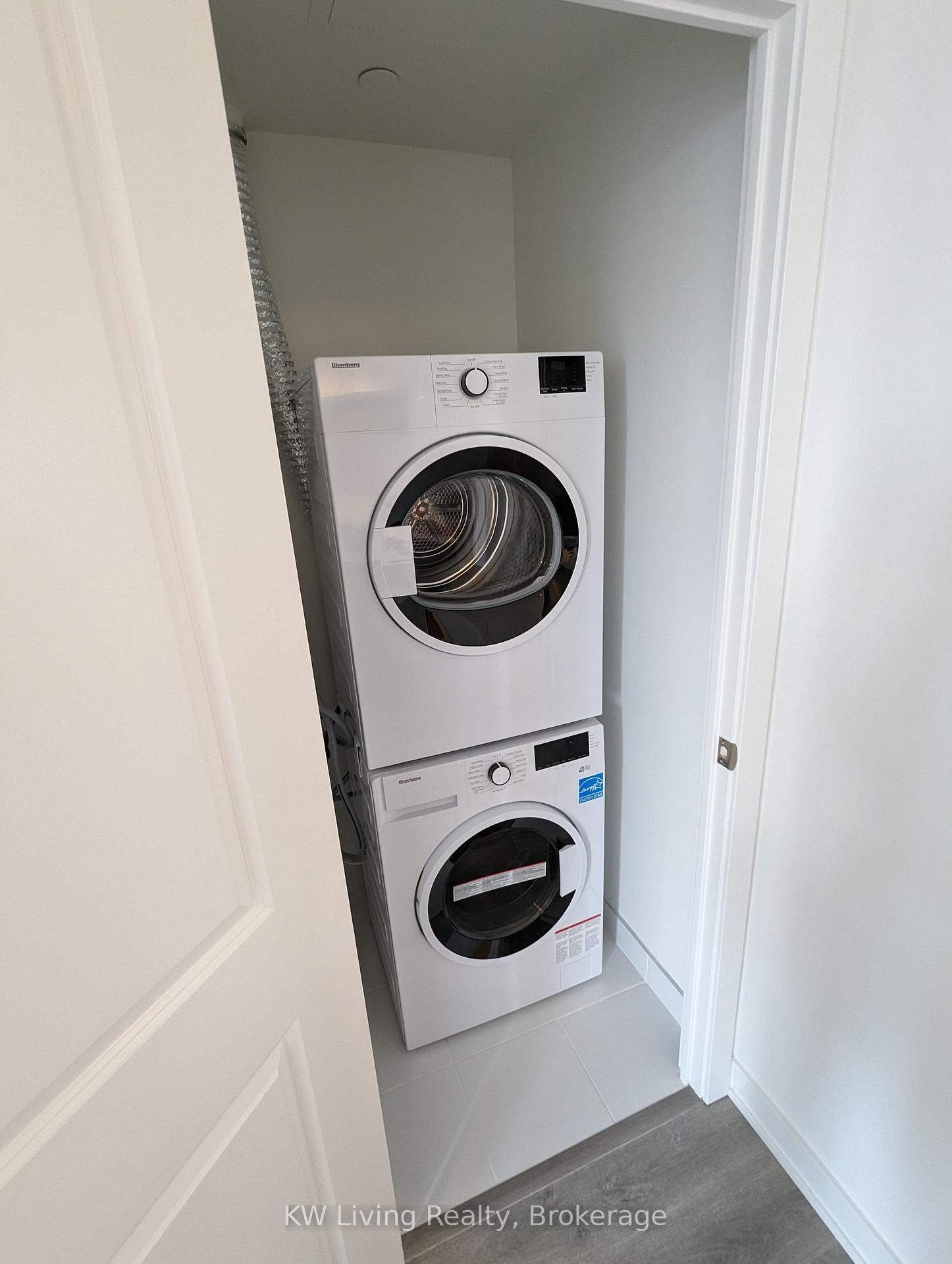 Photo 6 of Unit B1207, 50 Upper Mall Way, Vaughan, Brownridge — HOMEH