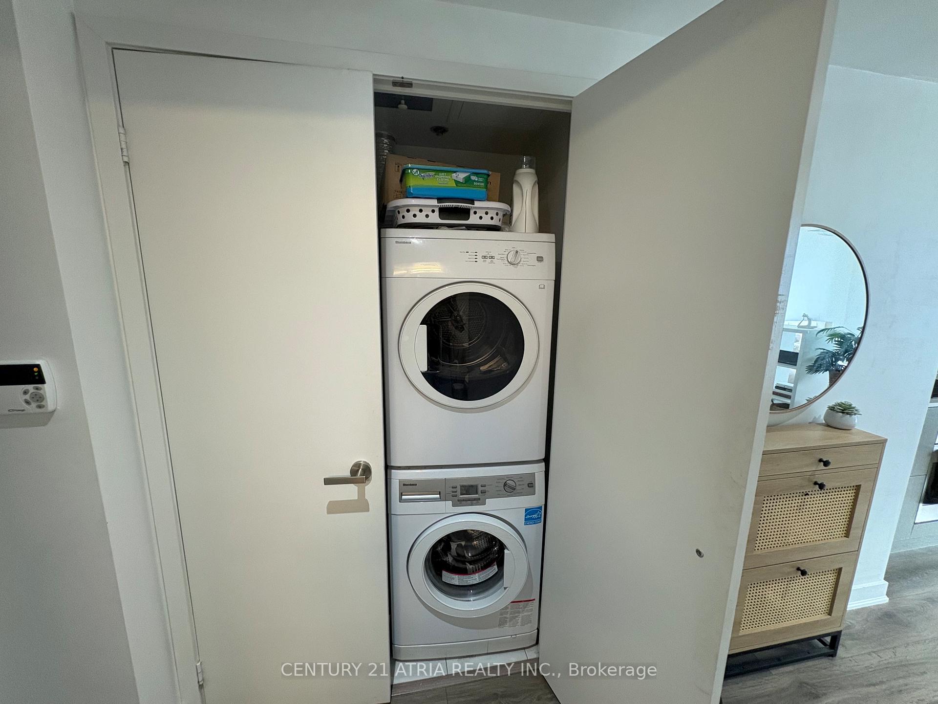 Photo 26 of Unit 1008, 100 Harbour Street, Toronto, Waterfront Communities — HOMEH