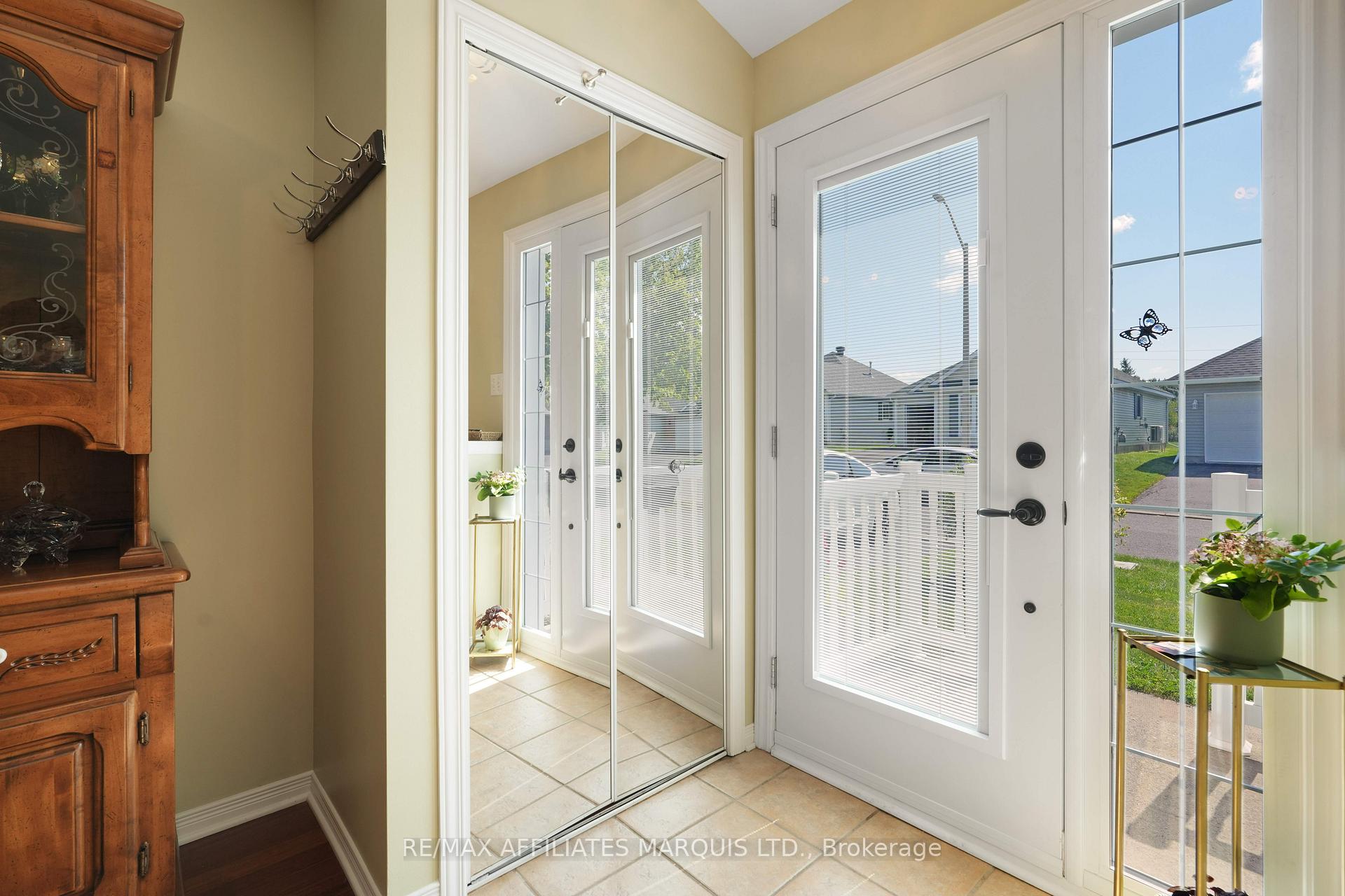 Photo 2 of 1518 Frank Court, Cornwall — HOMEH