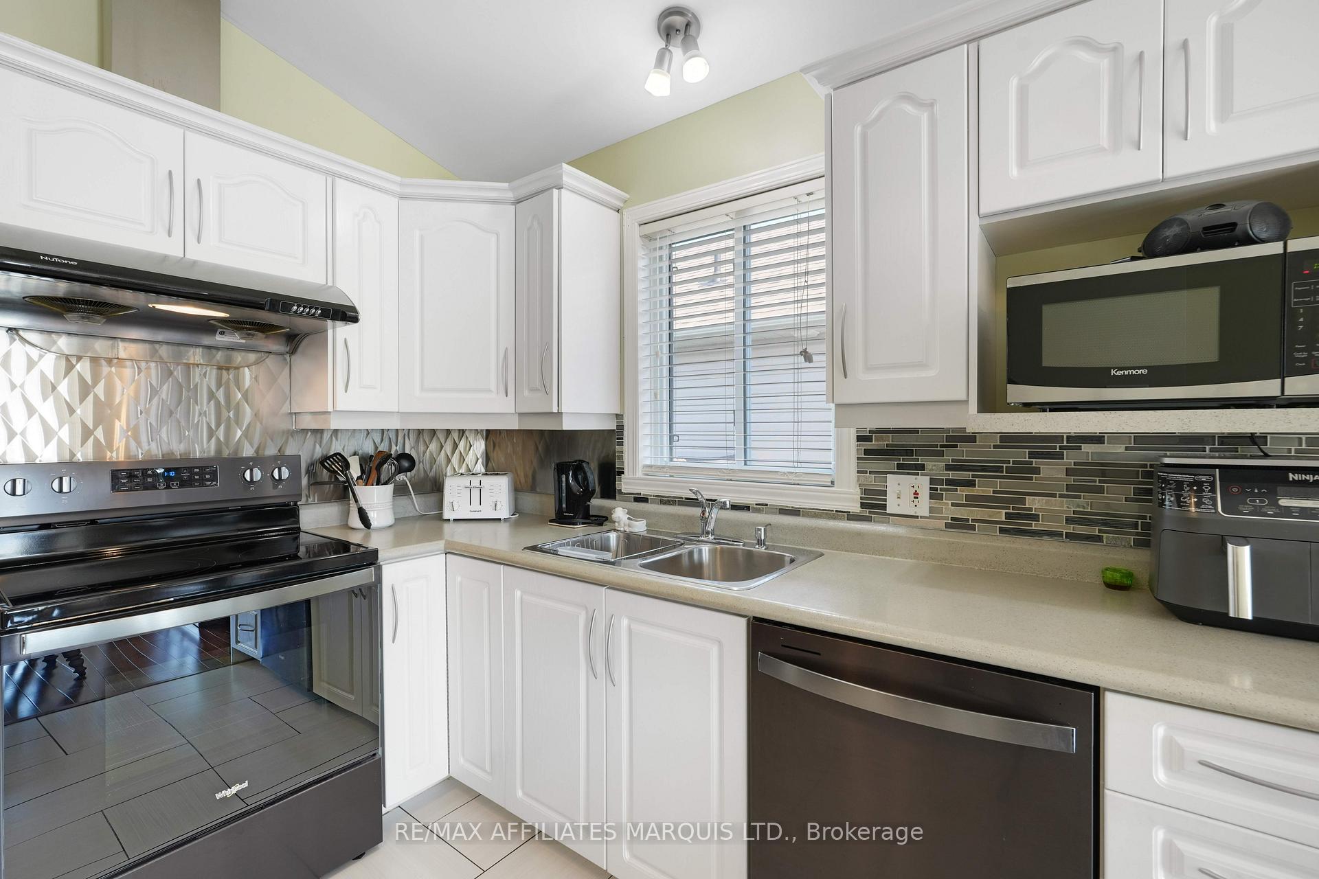 Photo 6 of 1518 Frank Court, Cornwall — HOMEH