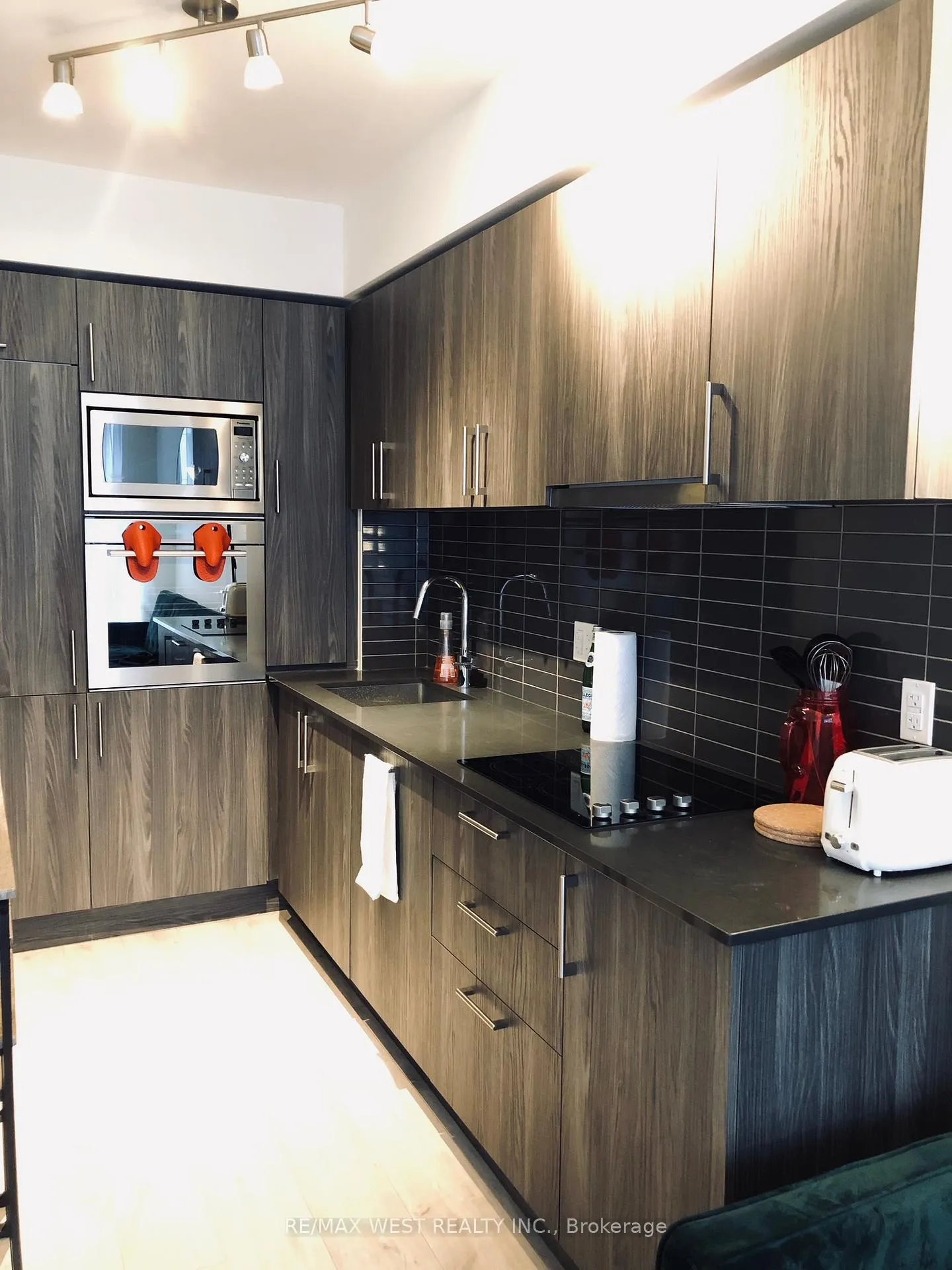 Photo 8 of Unit 313, 576 Front Street W, Toronto, Waterfront Communities — HOMEH