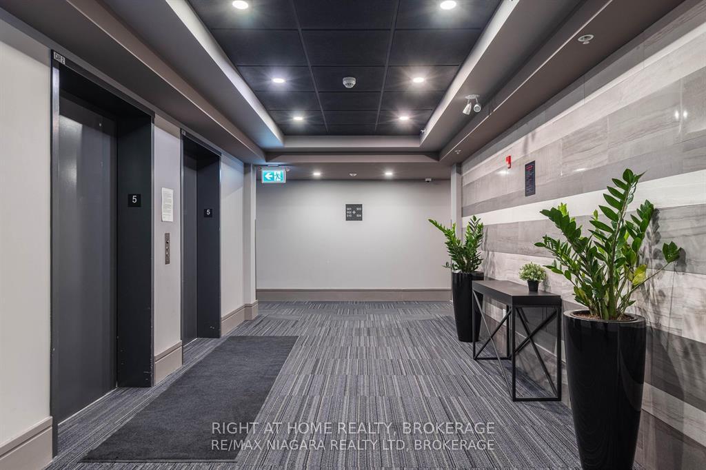 Photo 3 of Unit 403, 300 Fourth Avenue S, St. Catharines, Ridley — HOMEH