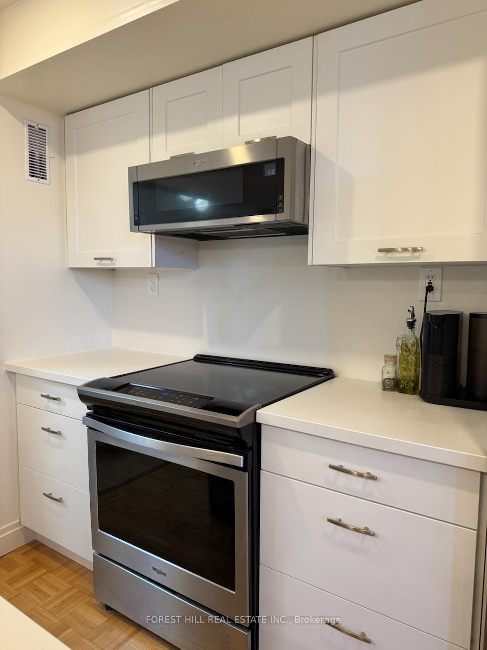 Photo 4 of Unit 3rd Flr, 698 Queen Street W, Toronto, Kensington-Chinatown — HOMEH