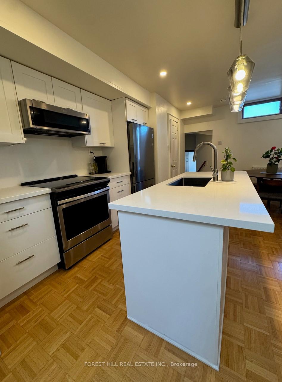 Photo 6 of Unit 3rd Flr, 698 Queen Street W, Toronto, Kensington-Chinatown — HOMEH