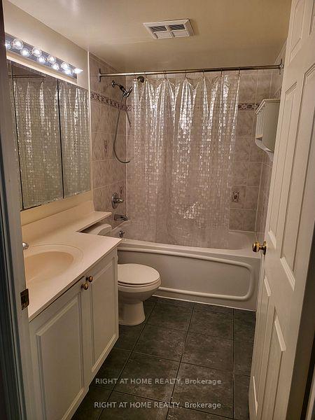 Photo 4 of Unit 202, 889 Bay Street, Toronto, Bay Street Corridor — HOMEH