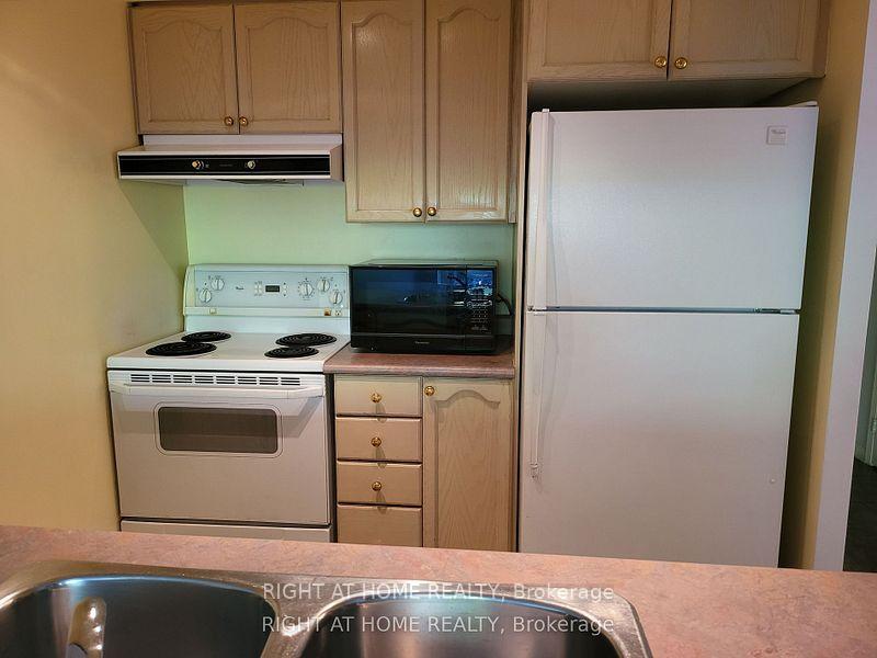 Photo 7 of Unit 202, 889 Bay Street, Toronto, Bay Street Corridor — HOMEH