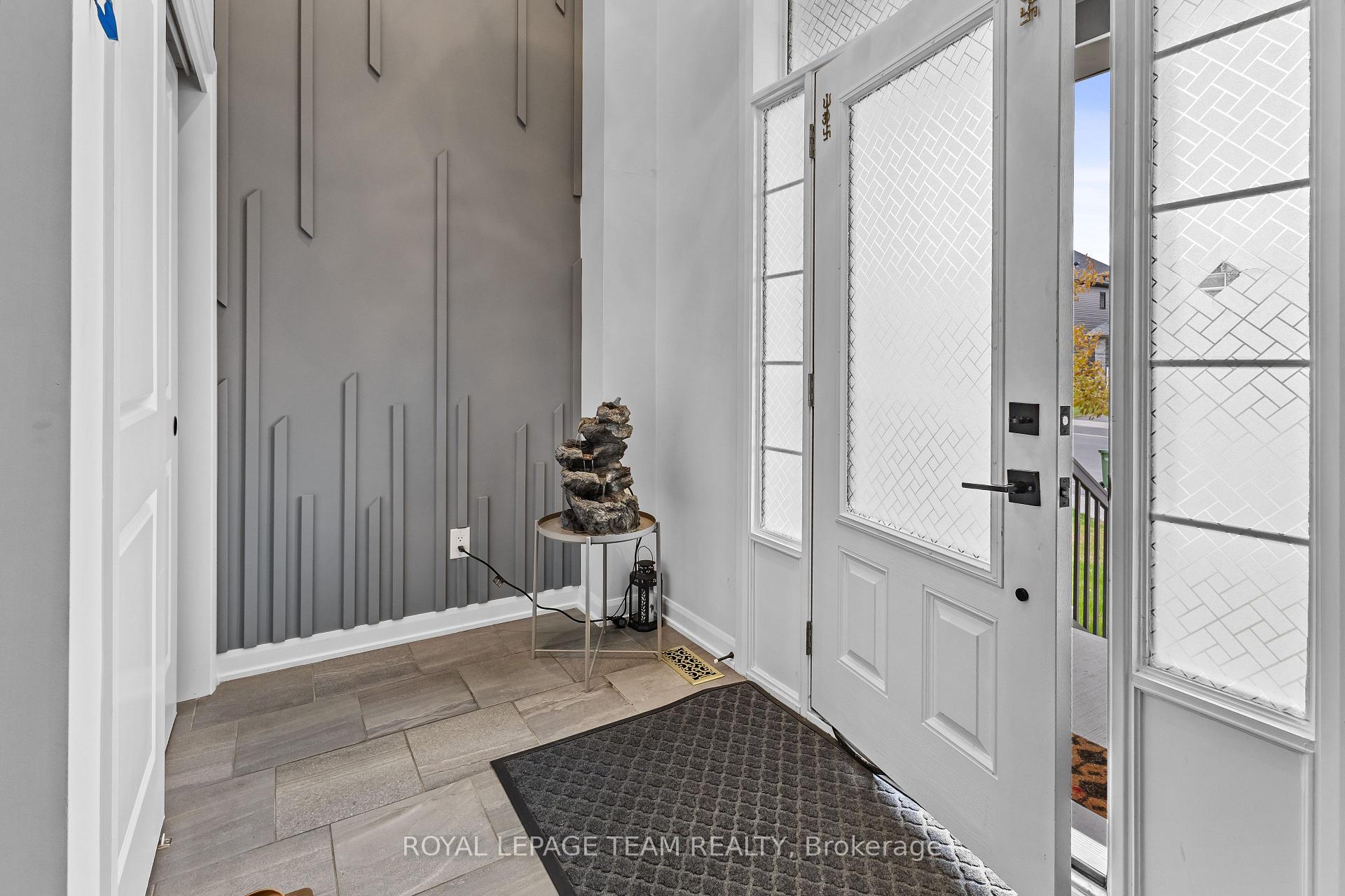 Photo 2 of 775 Cappamore Dr, Ottawa, Barrhaven - Half Moon Bay — HOMEH