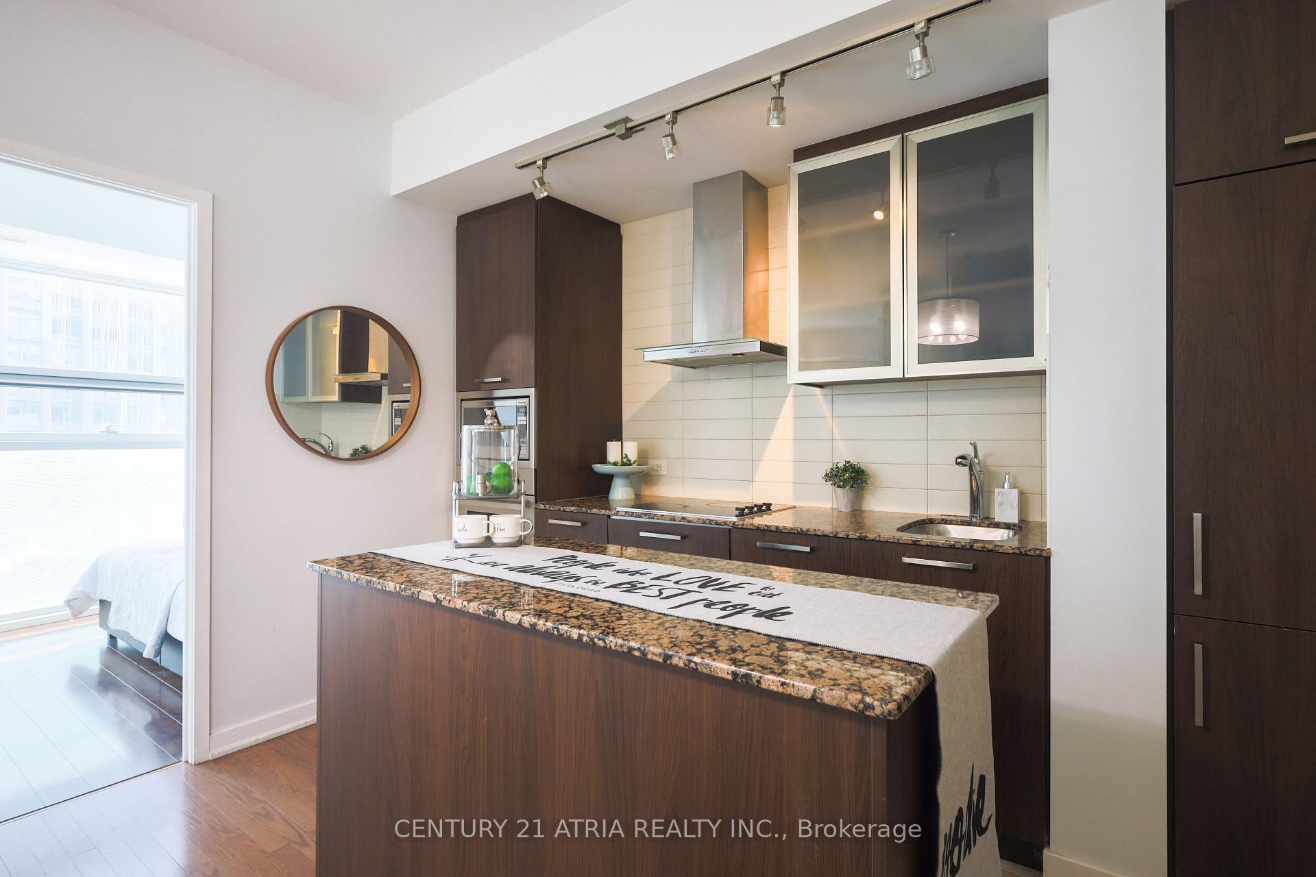 Photo 5 of Unit 1002, 14 York Street, Toronto, Waterfront Communities — HOMEH