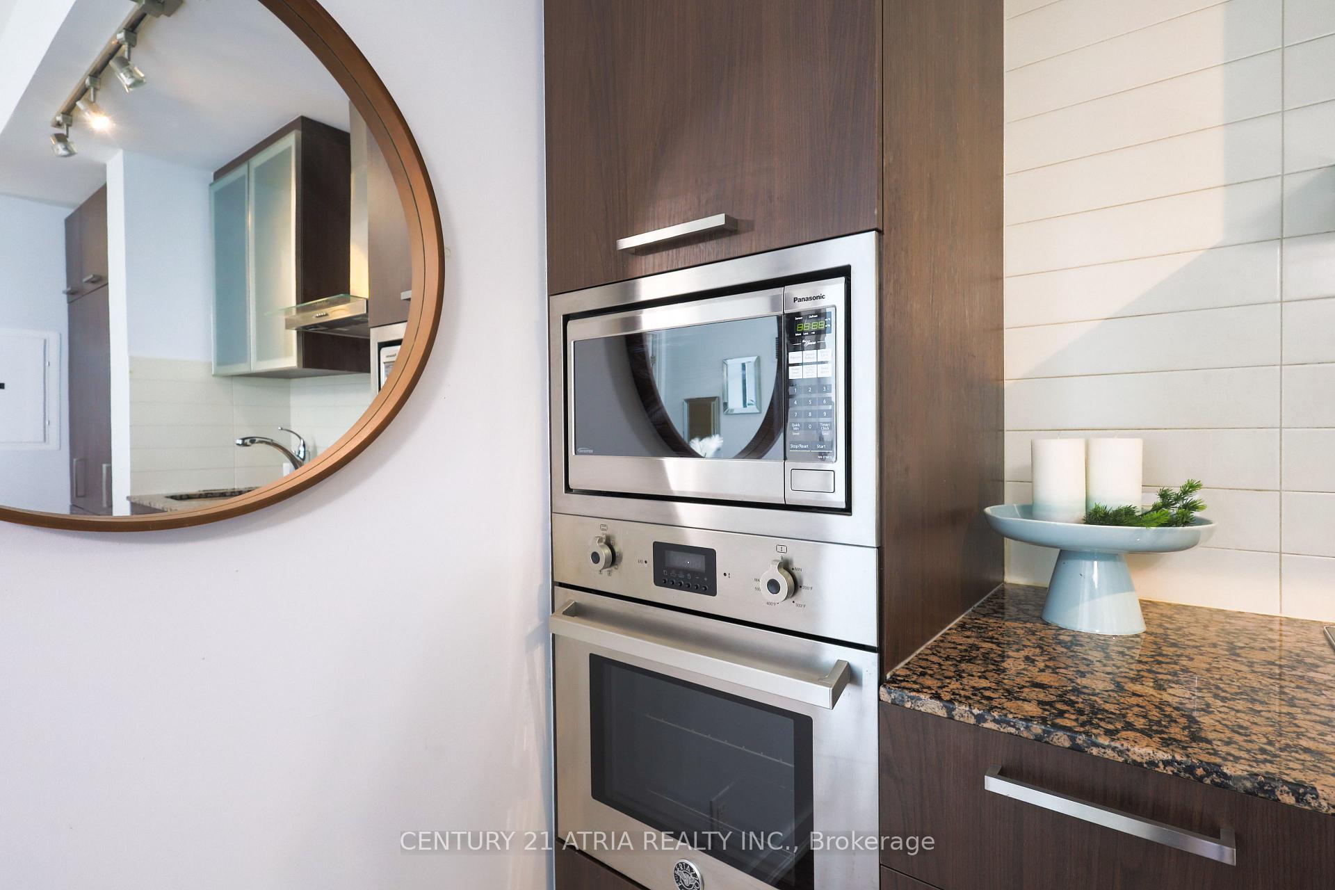 Photo 6 of Unit 1002, 14 York Street, Toronto, Waterfront Communities — HOMEH