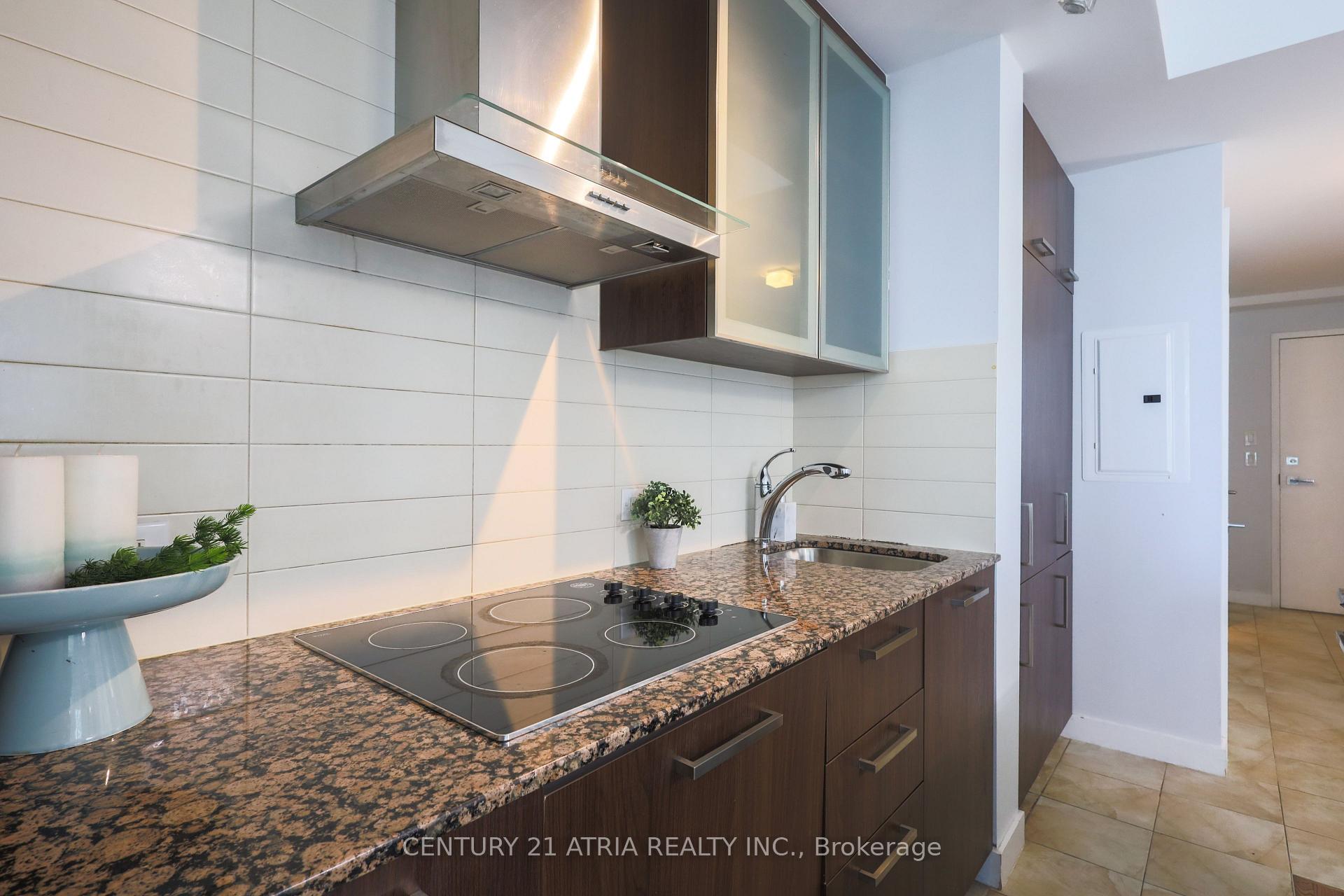 Photo 7 of Unit 1002, 14 York Street, Toronto, Waterfront Communities — HOMEH