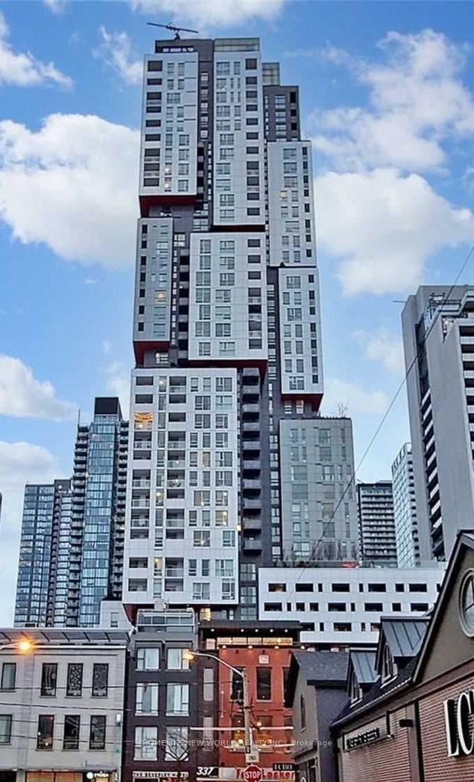 Front of Unit 605, 318 Richmond Street W