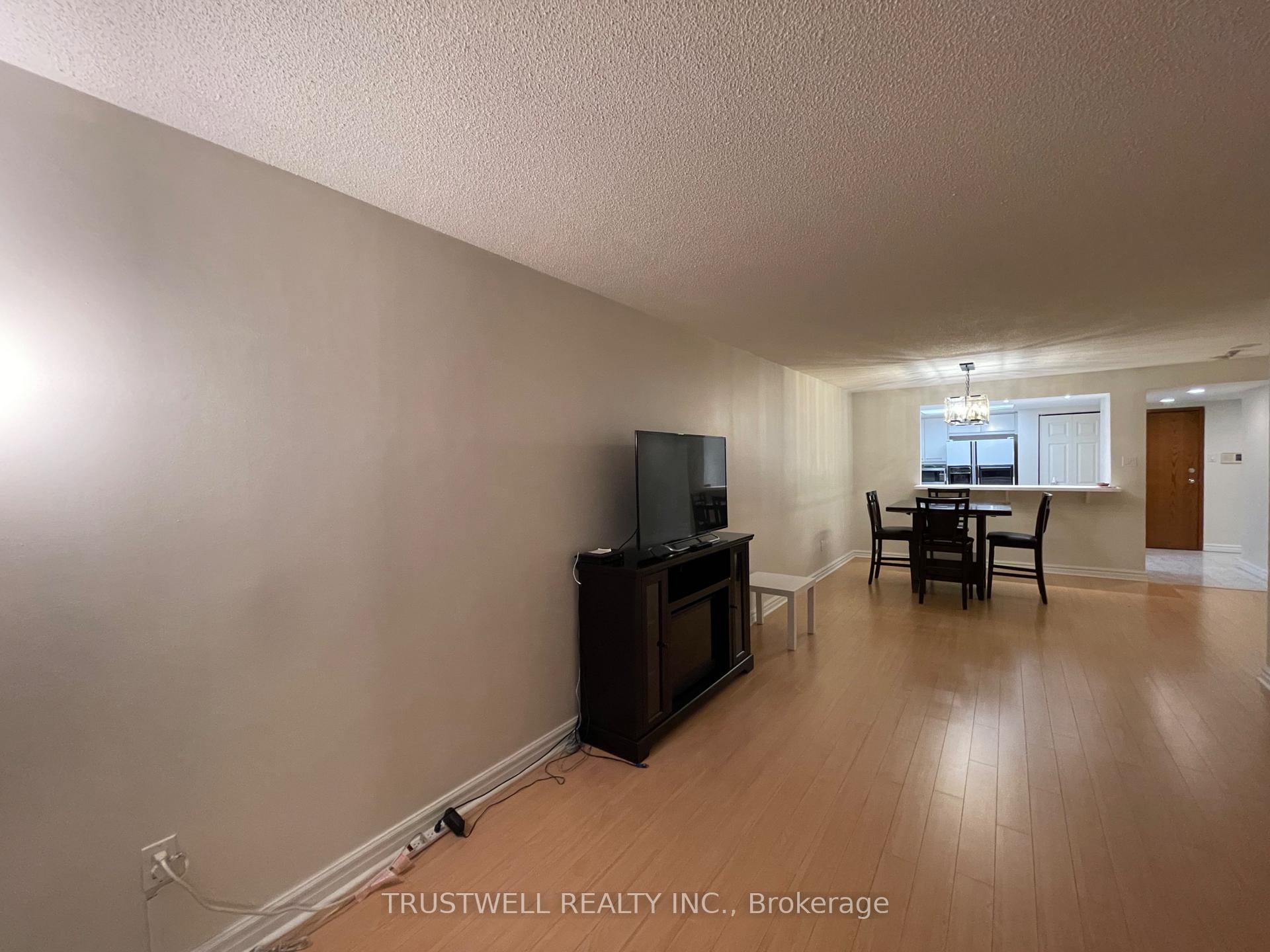 Photo 3 of Unit 902, 33 University Avenue, Toronto, Bay Street Corridor — HOMEH