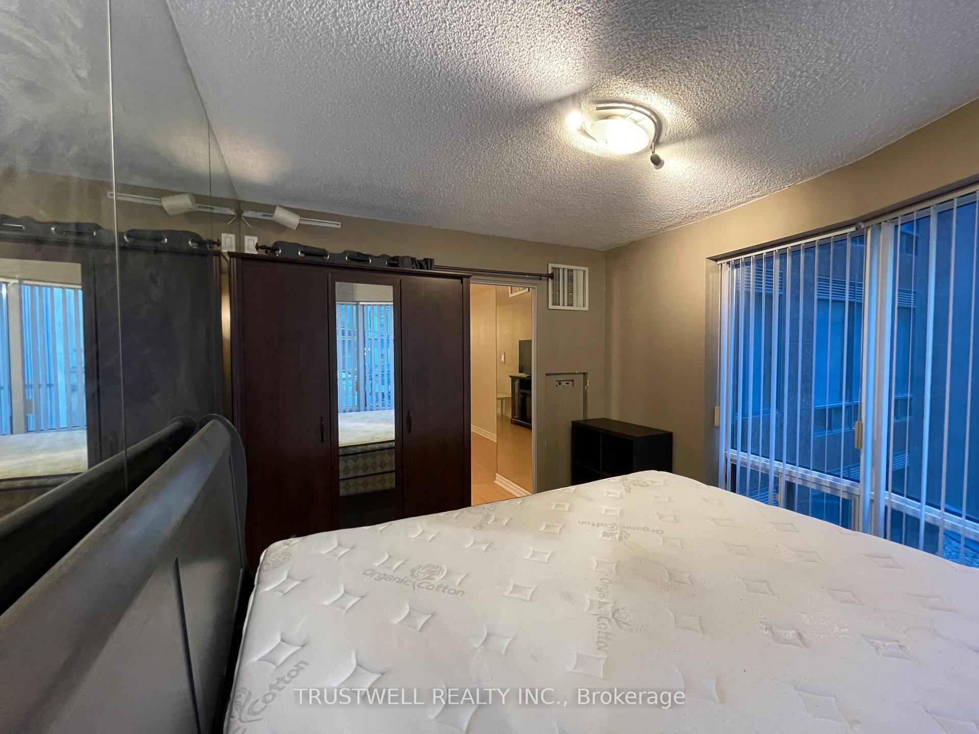 Photo 9 of Unit 902, 33 University Avenue, Toronto, Bay Street Corridor — HOMEH