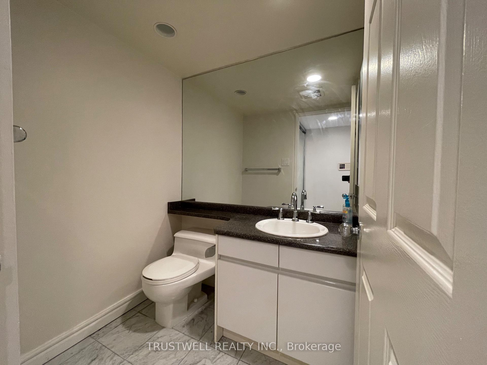 Photo 10 of Unit 902, 33 University Avenue, Toronto, Bay Street Corridor — HOMEH